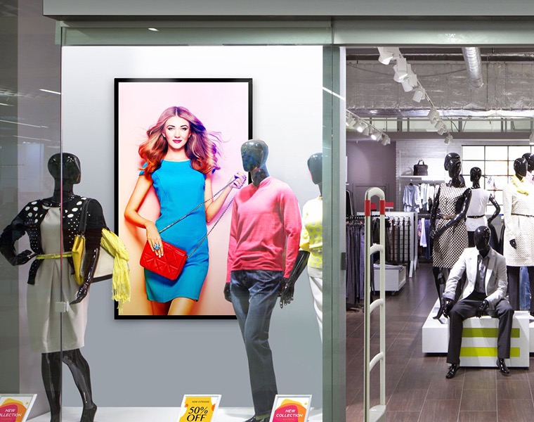Window Digital Signage for stores -18