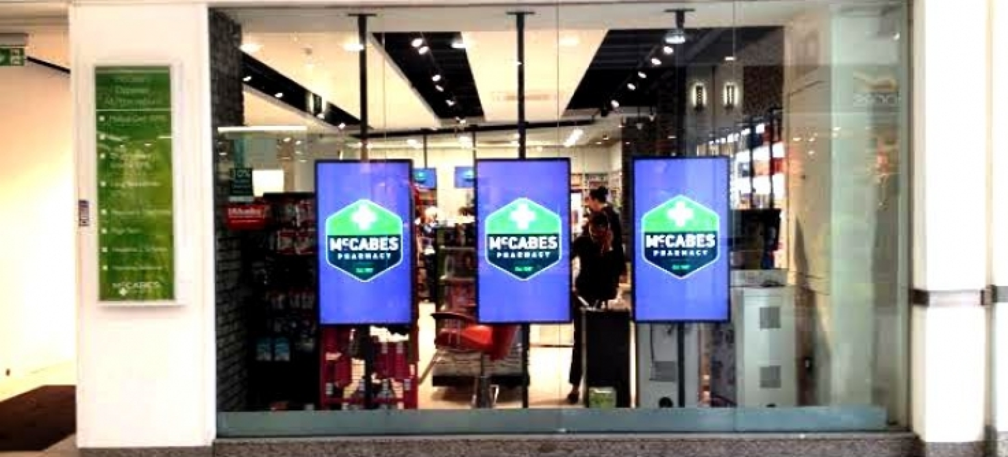 Window Digital Signage for stores -19